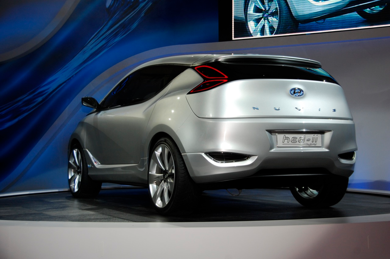 Illustration for article titled Hyundai Nuvis Concept: Hybrid Blue Drive Gives It Wings